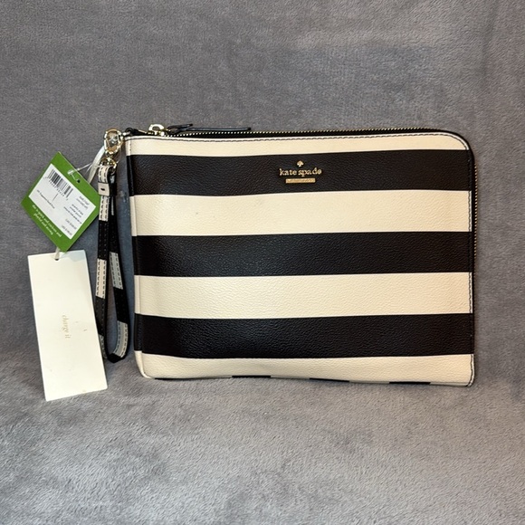 ♠️KATE SPADE♠️Quentin Stripe Wristlet Pouch w/Builtin iPhone Charger/NWT - Picture 1 of 14